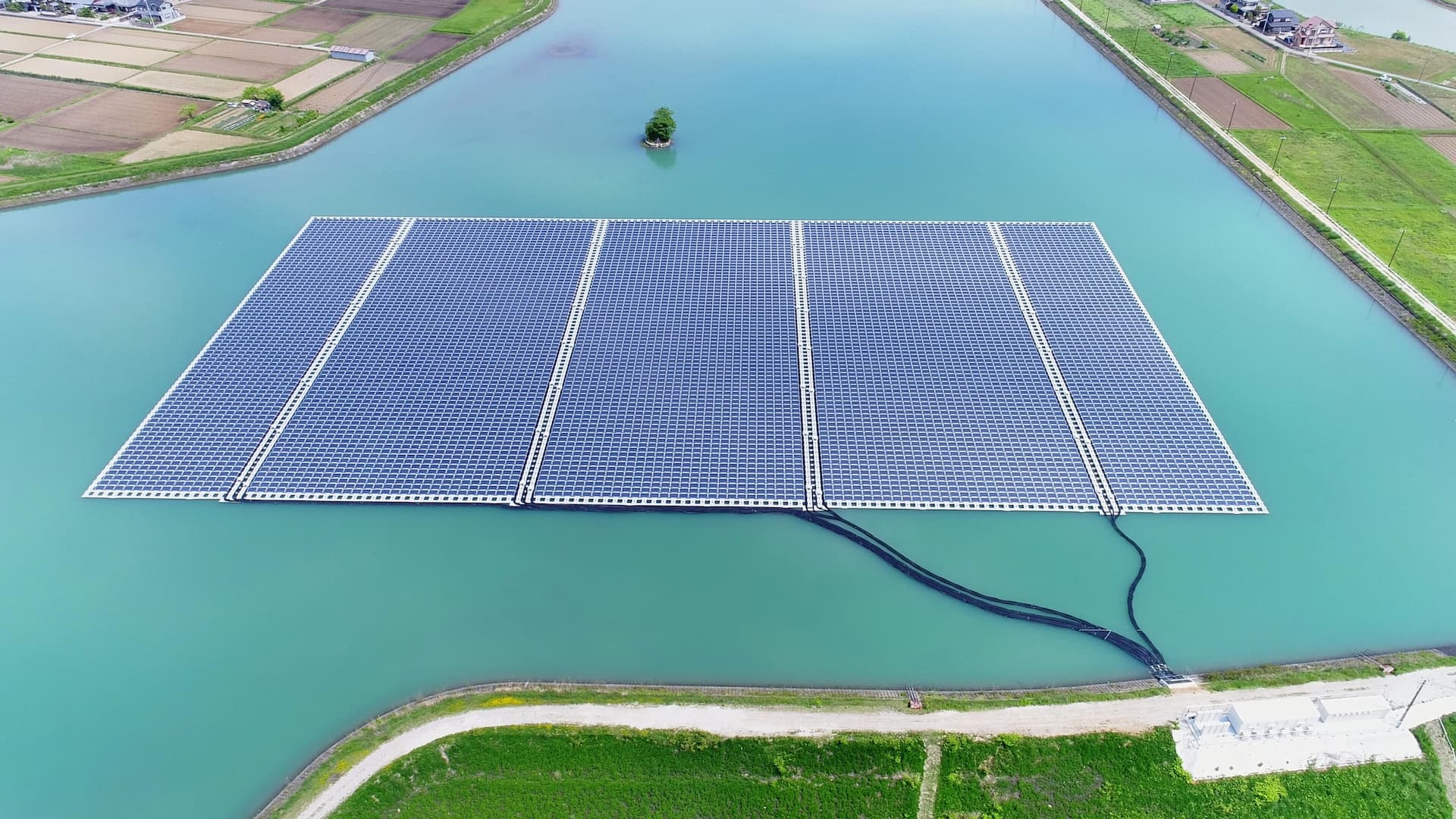 Thousands of cities could be powered entirely by floating solar panels